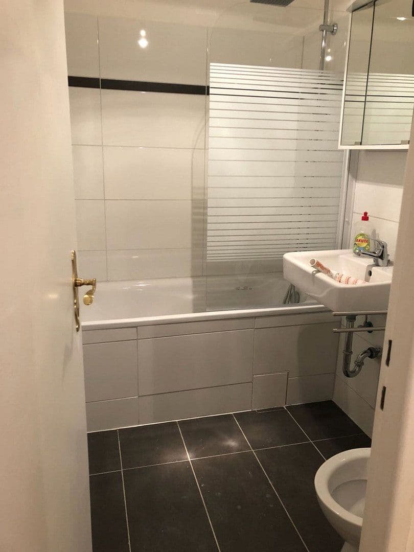 Pronájem bytu 1+1 43 m², Britzer Damm 50, Berlin, Berlín Pronájem bytu 1+1 43 m², Britzer Damm 50, Berlin, Berlín