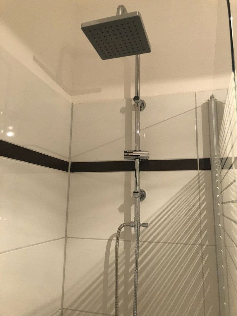 Pronájem bytu 1+1 43 m², Britzer Damm 50, Berlin, Berlín Pronájem bytu 1+1 43 m², Britzer Damm 50, Berlin, Berlín