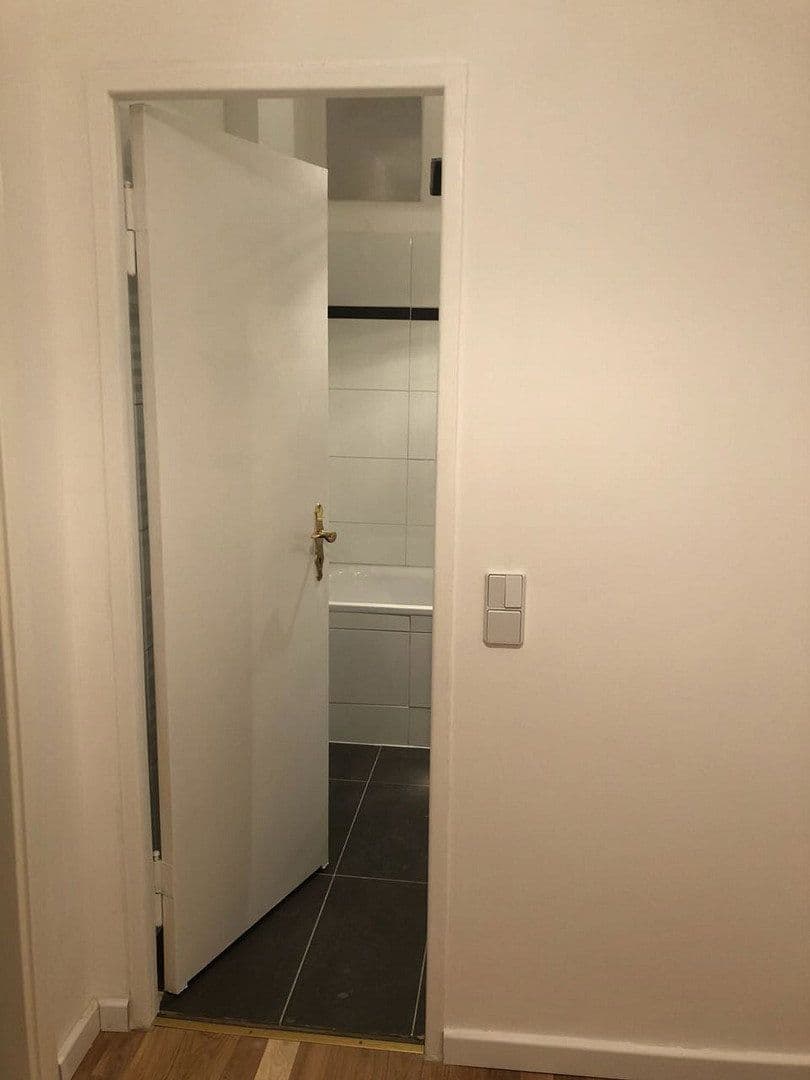 Pronájem bytu 1+1 43 m², Britzer Damm 50, Berlin, Berlín Pronájem bytu 1+1 43 m², Britzer Damm 50, Berlin, Berlín