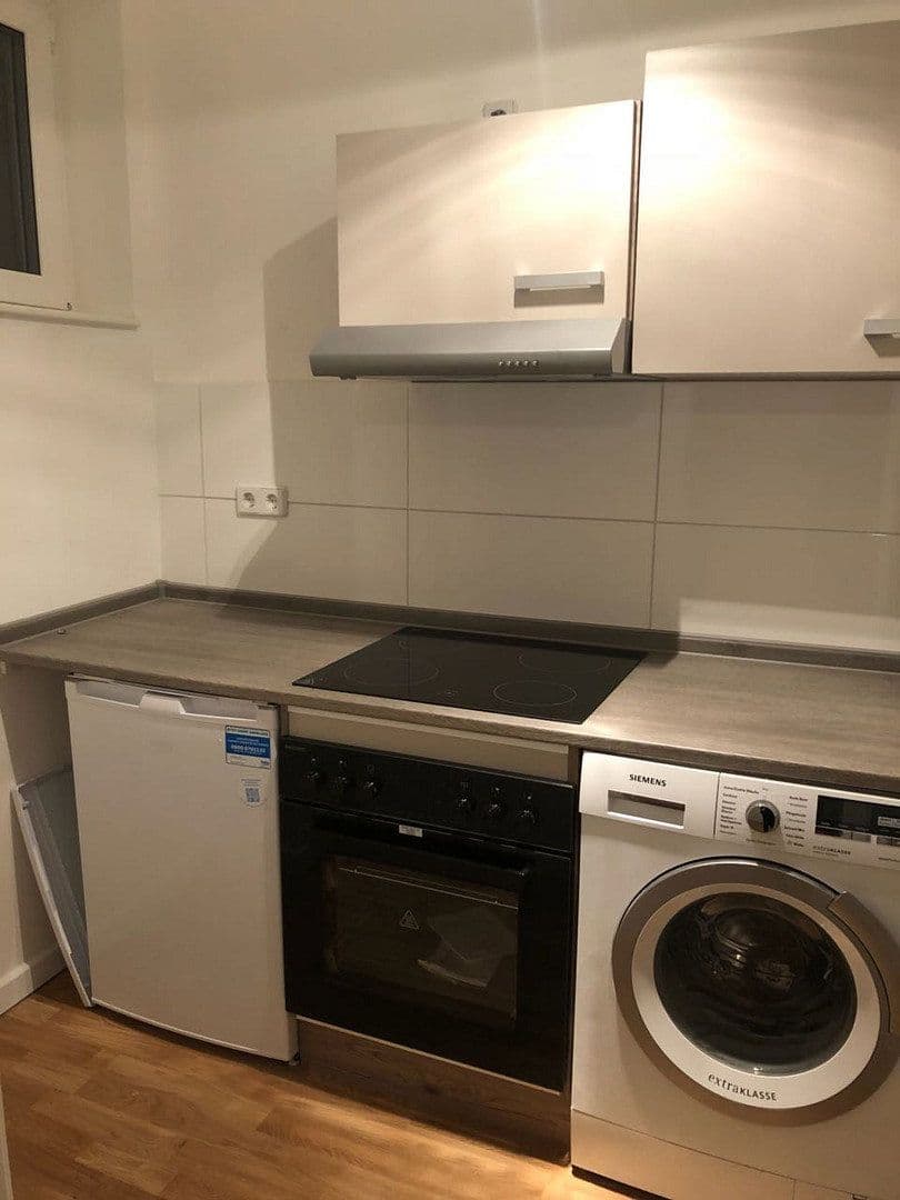 Pronájem bytu 1+1 43 m², Britzer Damm 50, Berlin, Berlín Pronájem bytu 1+1 43 m², Britzer Damm 50, Berlin, Berlín