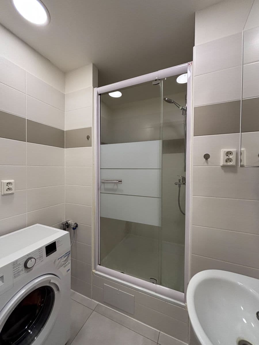 Prodej bytu 1+kk 30 m², Nádražní, Ostrava, Moravskoslezský kraj Prodej bytu 1+kk 30 m², Nádražní, Ostrava, Moravskoslezský kraj