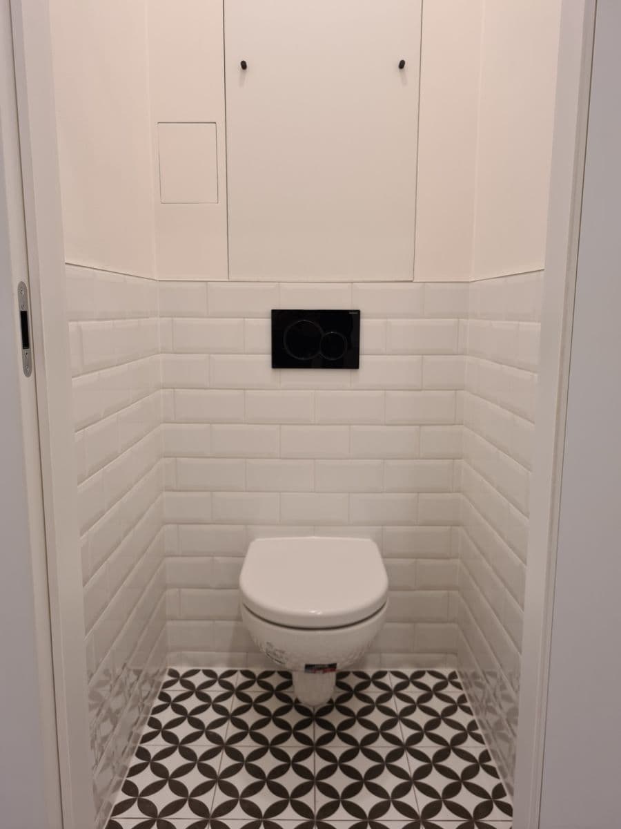 Pronájem bytu 1+kk 27 m², Holandská, Praha, Praha Pronájem bytu 1+kk 27 m², Holandská, Praha, Praha