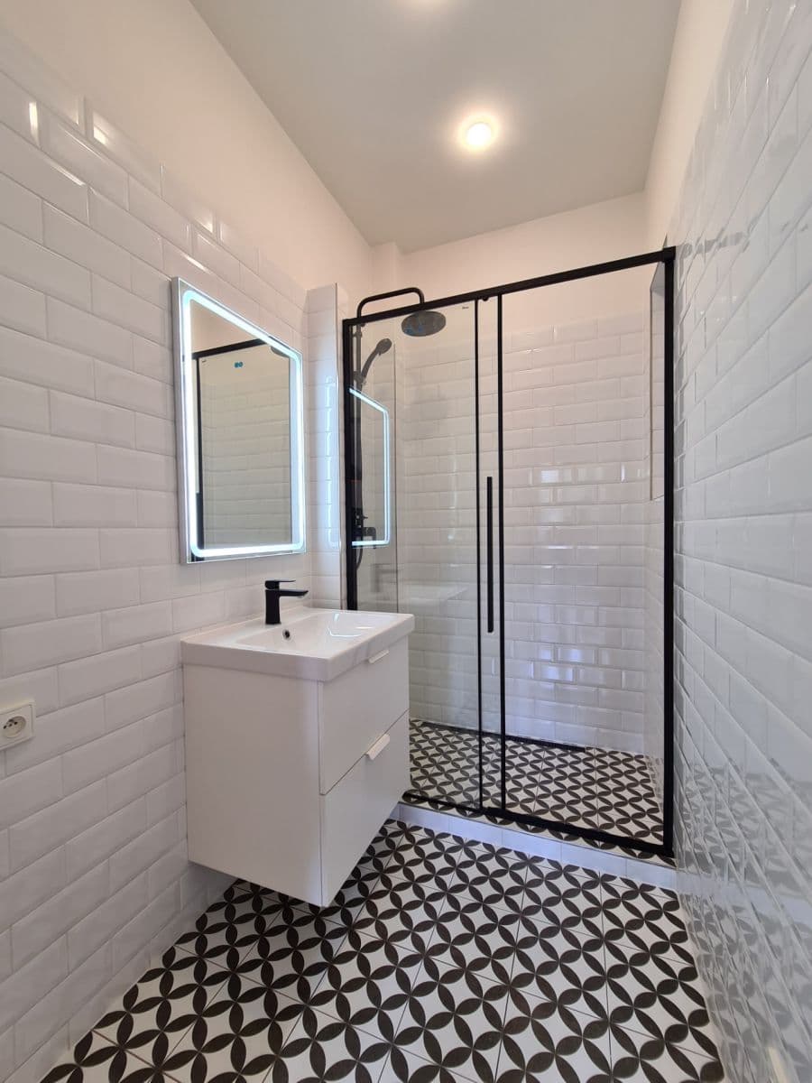 Pronájem bytu 1+kk 27 m², Holandská, Praha, Praha Pronájem bytu 1+kk 27 m², Holandská, Praha, Praha