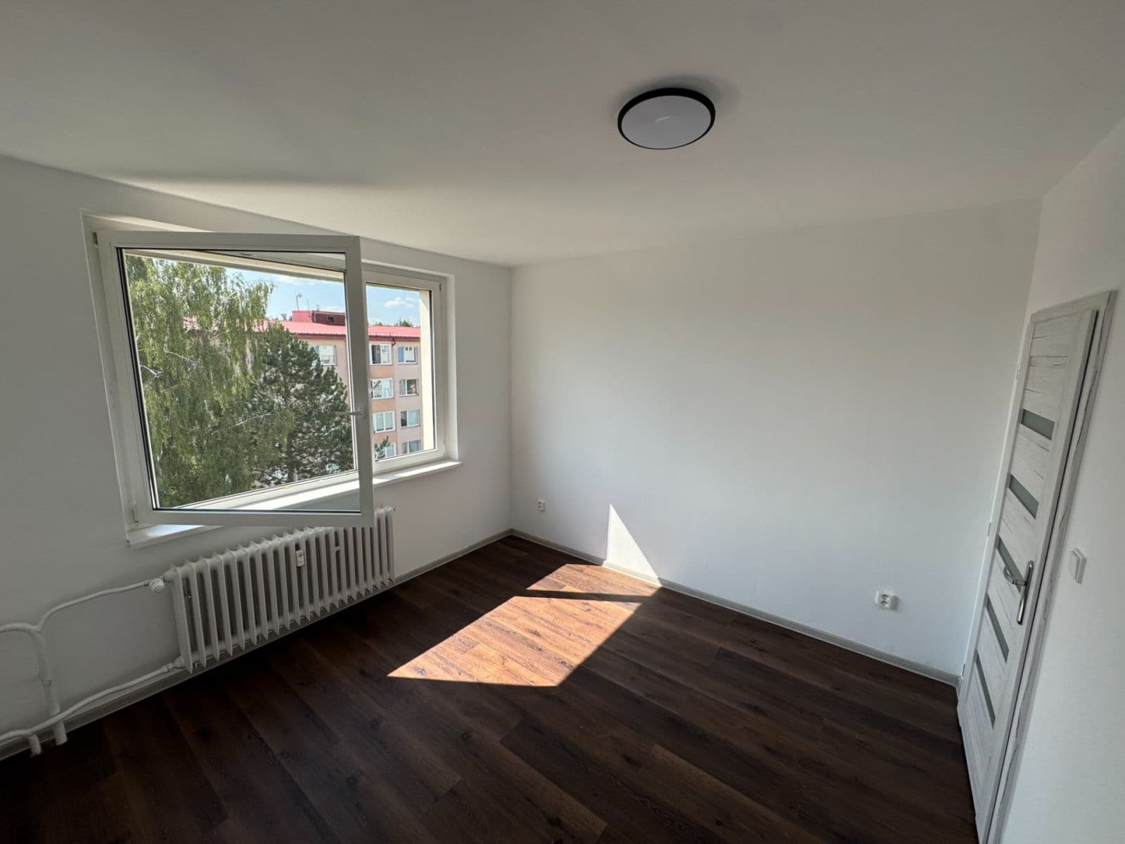 Prodej bytu 3+1 65 m², Dlouhá, Horní Slavkov, Karlovarský kraj Prodej bytu 3+1 65 m², Dlouhá, Horní Slavkov, Karlovarský kraj