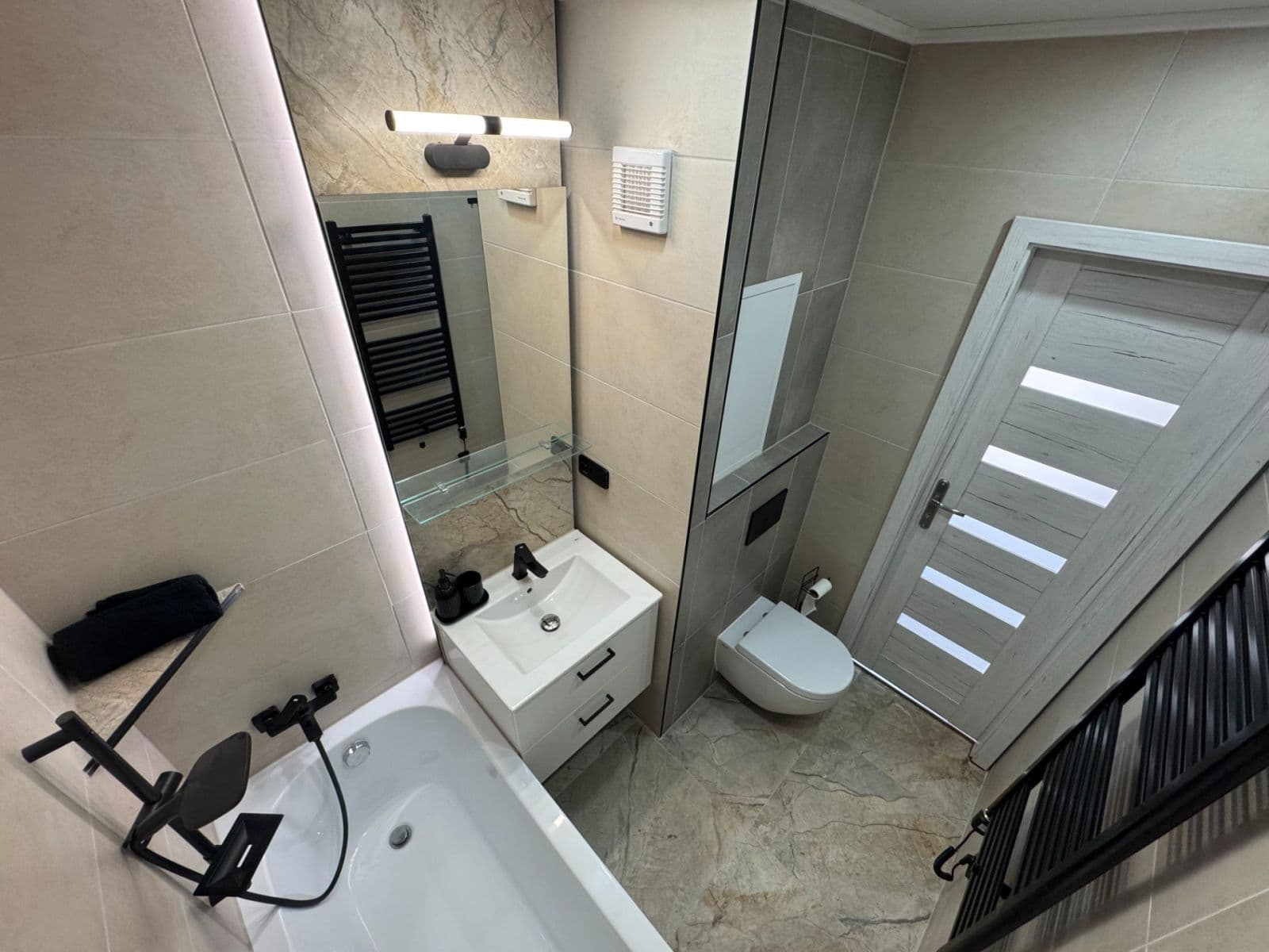 Prodej bytu 3+1 65 m², Dlouhá, Horní Slavkov, Karlovarský kraj Prodej bytu 3+1 65 m², Dlouhá, Horní Slavkov, Karlovarský kraj