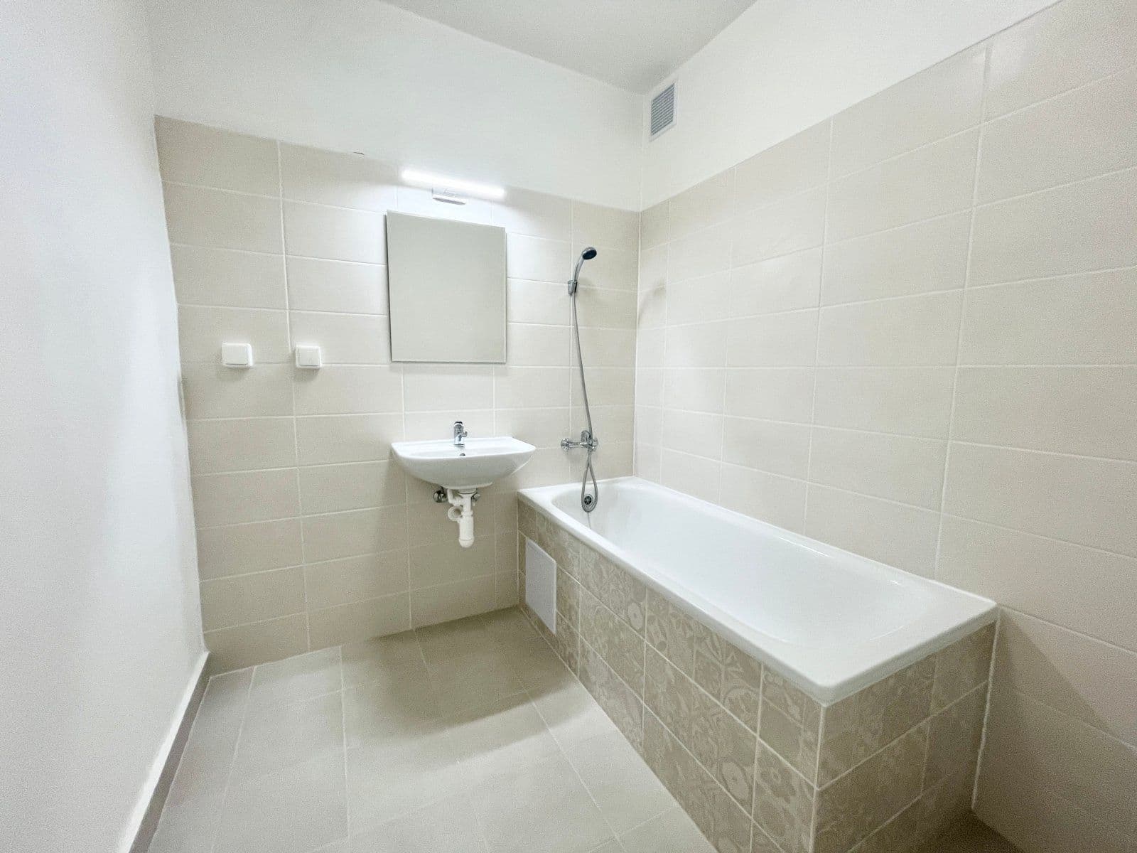 Pronájem bytu 3+1 69 m², Petřvaldská, Havířov, Moravskoslezský kraj Pronájem bytu 3+1 69 m², Petřvaldská, Havířov, Moravskoslezský kraj