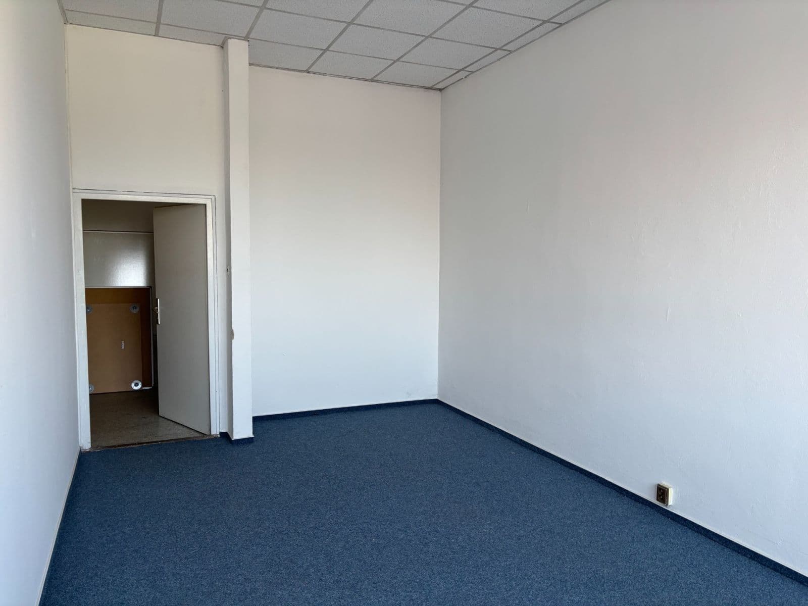 Pronájem kanceláře 20 m², Štúrova, Praha, Praha Pronájem kanceláře 20 m², Štúrova, Praha, Praha