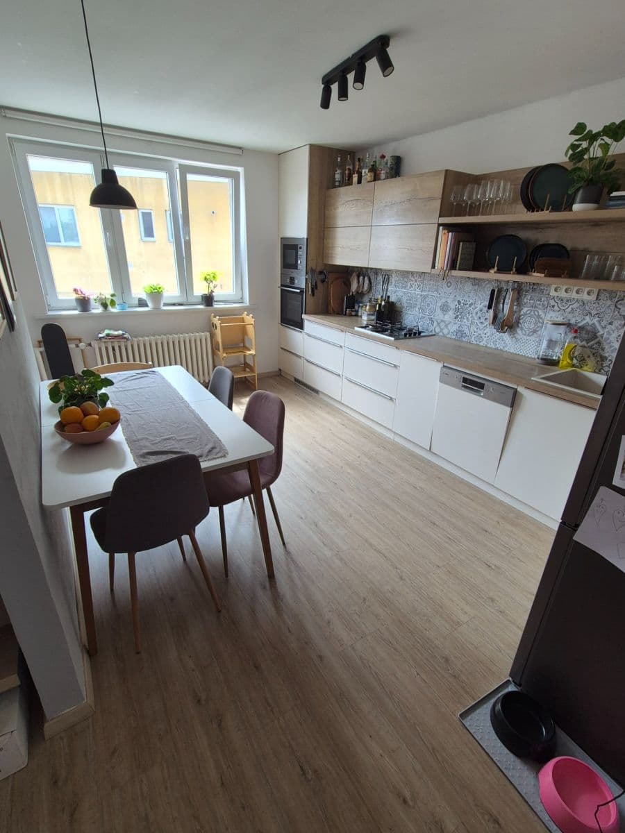 Pronájem bytu 3+kk 80 m², Kostelec nad Labem, Středočeský kraj Pronájem bytu 3+kk 80 m², Kostelec nad Labem, Středočeský kraj