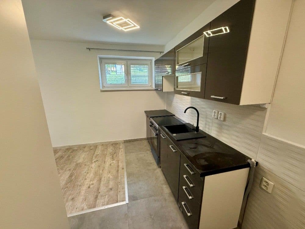 Pronájem bytu 1+kk 26 m², Herbenova, Ústí nad Labem, Ústecký kraj Pronájem bytu 1+kk 26 m², Herbenova, Ústí nad Labem, Ústecký kraj