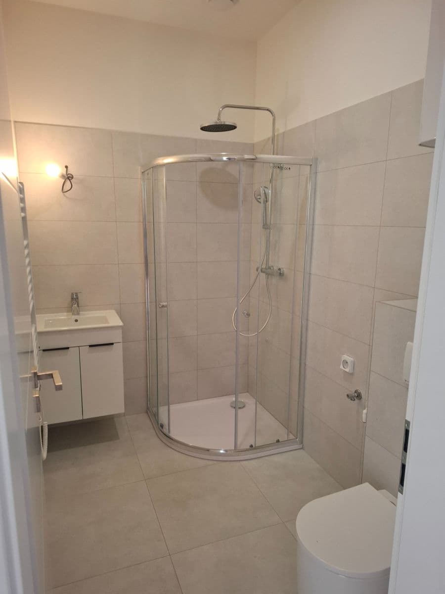 Pronájem bytu 1+kk 19 m², Kolmá, Praha, Praha Pronájem bytu 1+kk 19 m², Kolmá, Praha, Praha