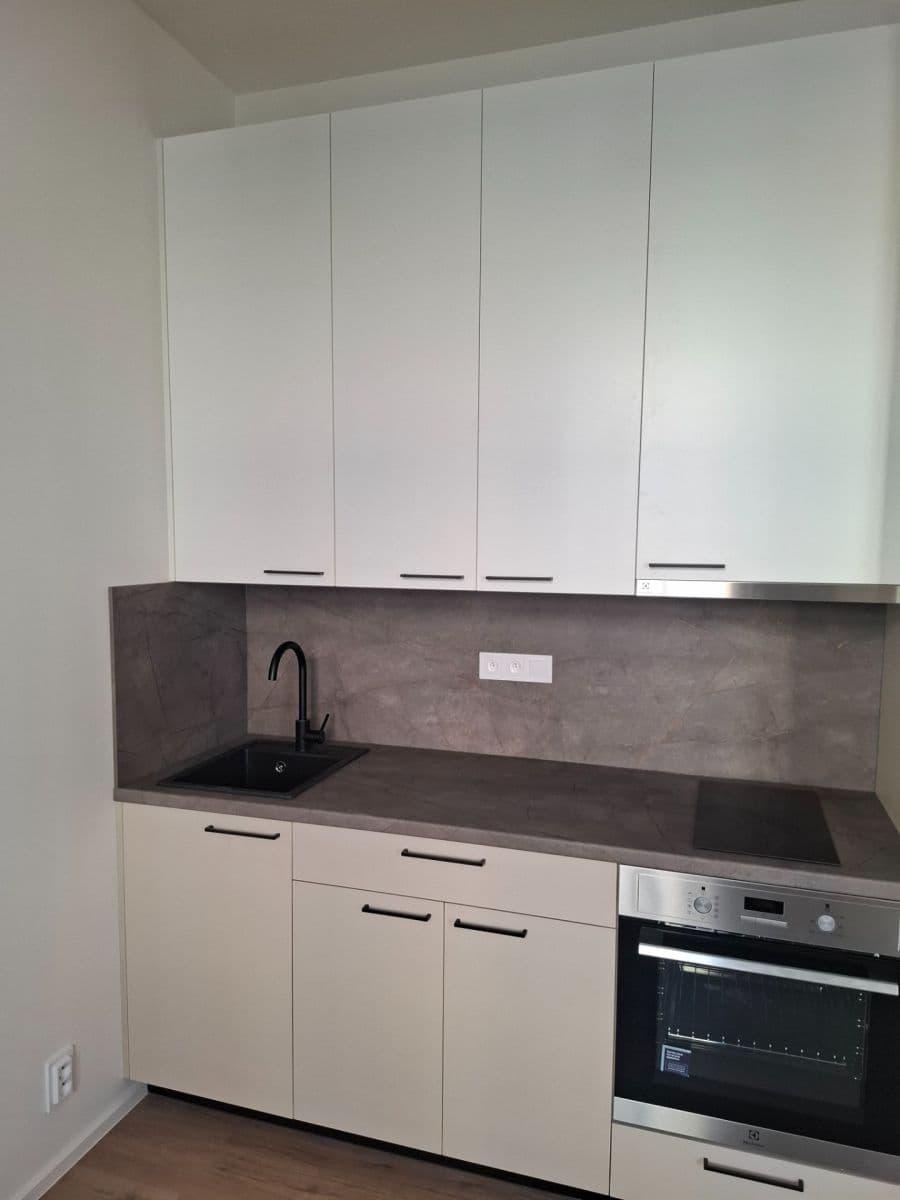 Pronájem bytu 1+kk 19 m², Kolmá, Praha, Praha Pronájem bytu 1+kk 19 m², Kolmá, Praha, Praha