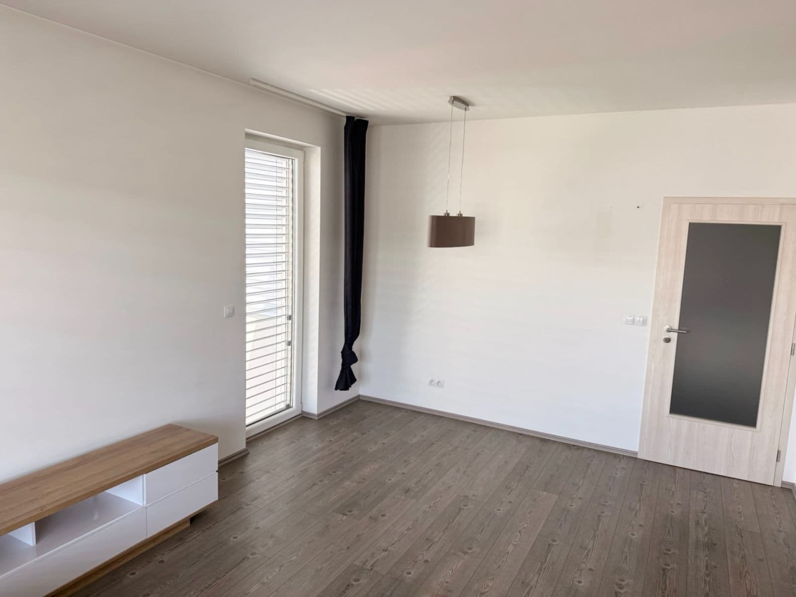 Pronájem bytu 3+kk 68 m², Emy Destinové, Jinočany, Středočeský kraj Pronájem bytu 3+kk 68 m², Emy Destinové, Jinočany, Středočeský kraj