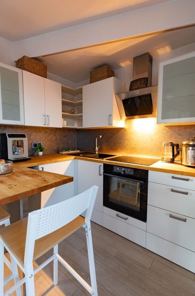 Prodej bytu 1+kk 35 m², Žitná, Hostivice, Středočeský kraj Prodej bytu 1+kk 35 m², Žitná, Hostivice, Středočeský kraj