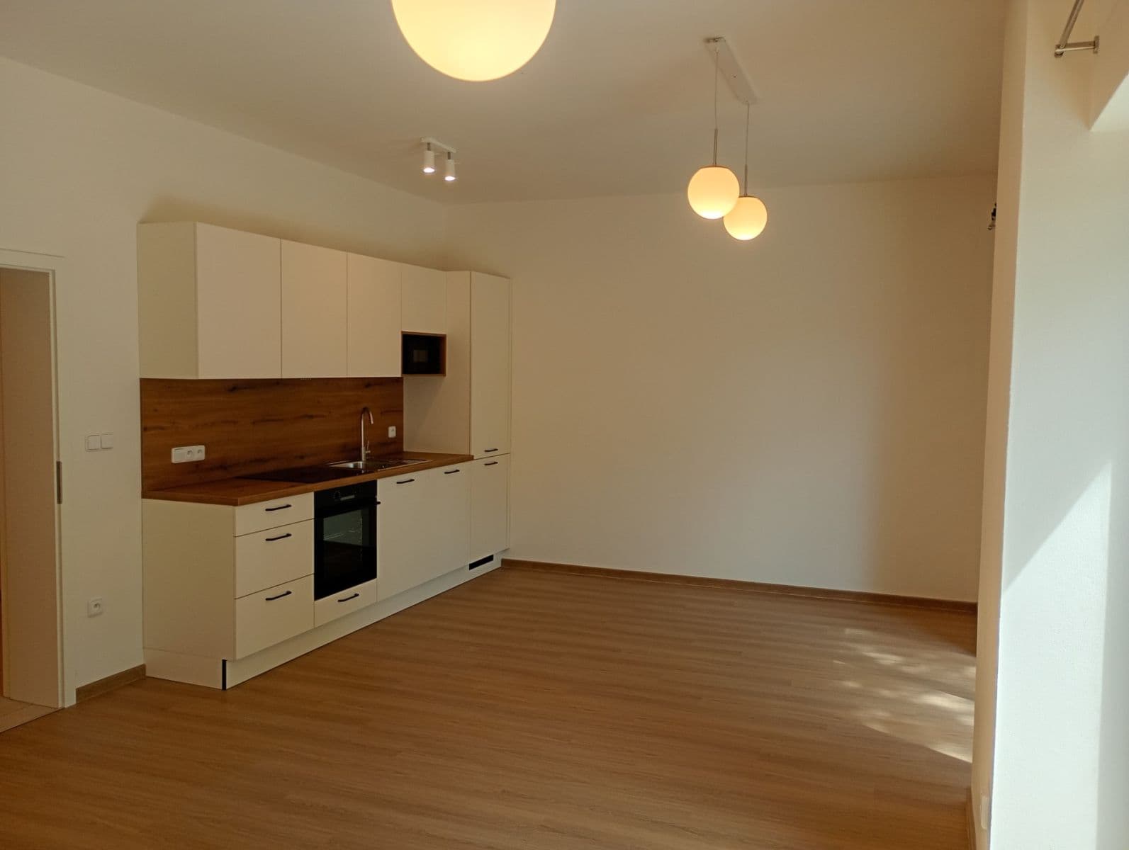 Pronájem bytu 3+kk 66 m², Libušino údolí, Brno, Jihomoravský kraj Pronájem bytu 3+kk 66 m², Libušino údolí, Brno, Jihomoravský kraj