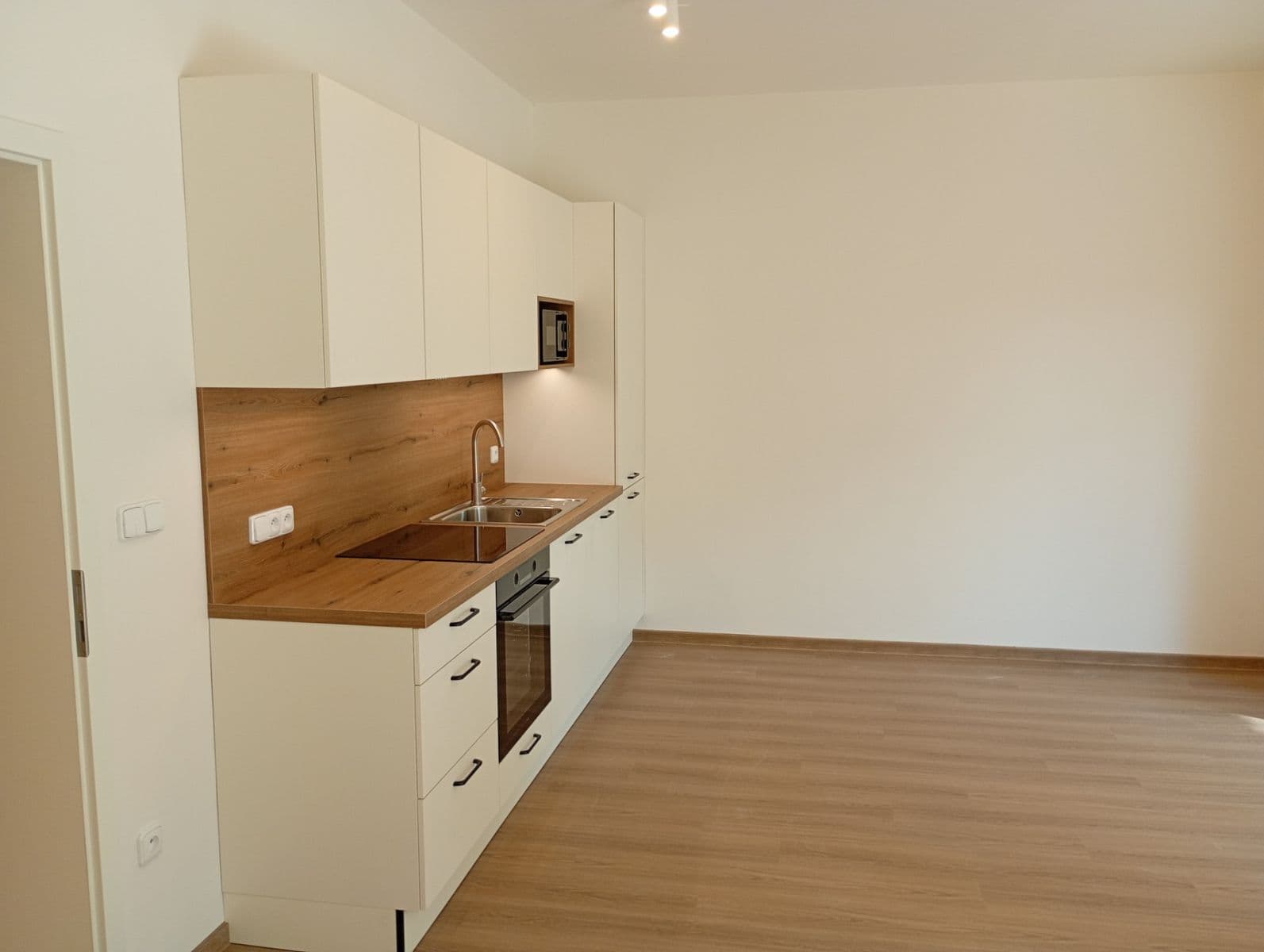 Pronájem bytu 3+kk 66 m², Libušino údolí, Brno, Jihomoravský kraj Pronájem bytu 3+kk 66 m², Libušino údolí, Brno, Jihomoravský kraj