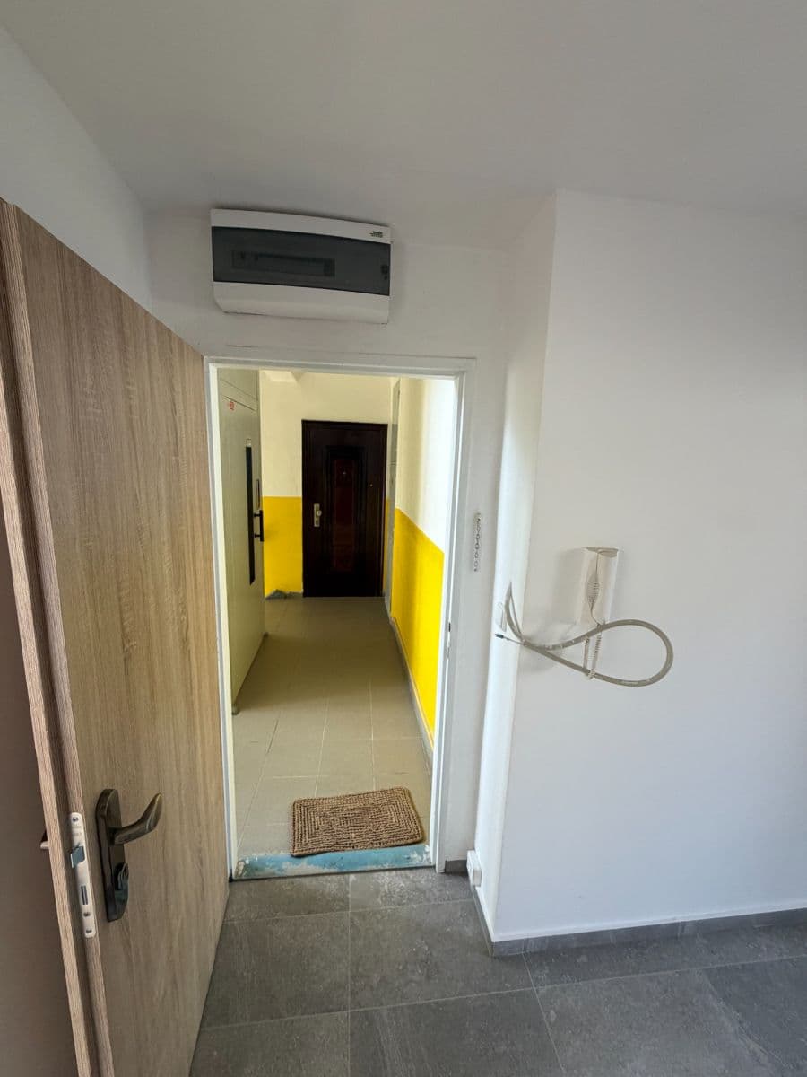 Pronájem bytu 3+1 55 m², Velká Hradební, Ústí nad Labem, Ústecký kraj Pronájem bytu 3+1 55 m², Velká Hradební, Ústí nad Labem, Ústecký kraj