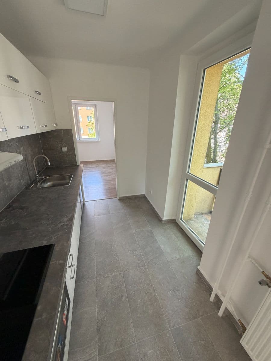 Pronájem bytu 3+1 55 m², Velká Hradební, Ústí nad Labem, Ústecký kraj Pronájem bytu 3+1 55 m², Velká Hradební, Ústí nad Labem, Ústecký kraj