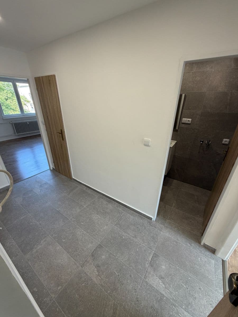 Pronájem bytu 3+1 55 m², Velká Hradební, Ústí nad Labem, Ústecký kraj Pronájem bytu 3+1 55 m², Velká Hradební, Ústí nad Labem, Ústecký kraj