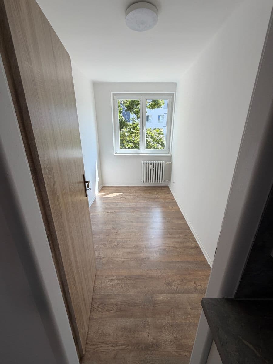 Pronájem bytu 3+1 55 m², Velká Hradební, Ústí nad Labem, Ústecký kraj Pronájem bytu 3+1 55 m², Velká Hradební, Ústí nad Labem, Ústecký kraj