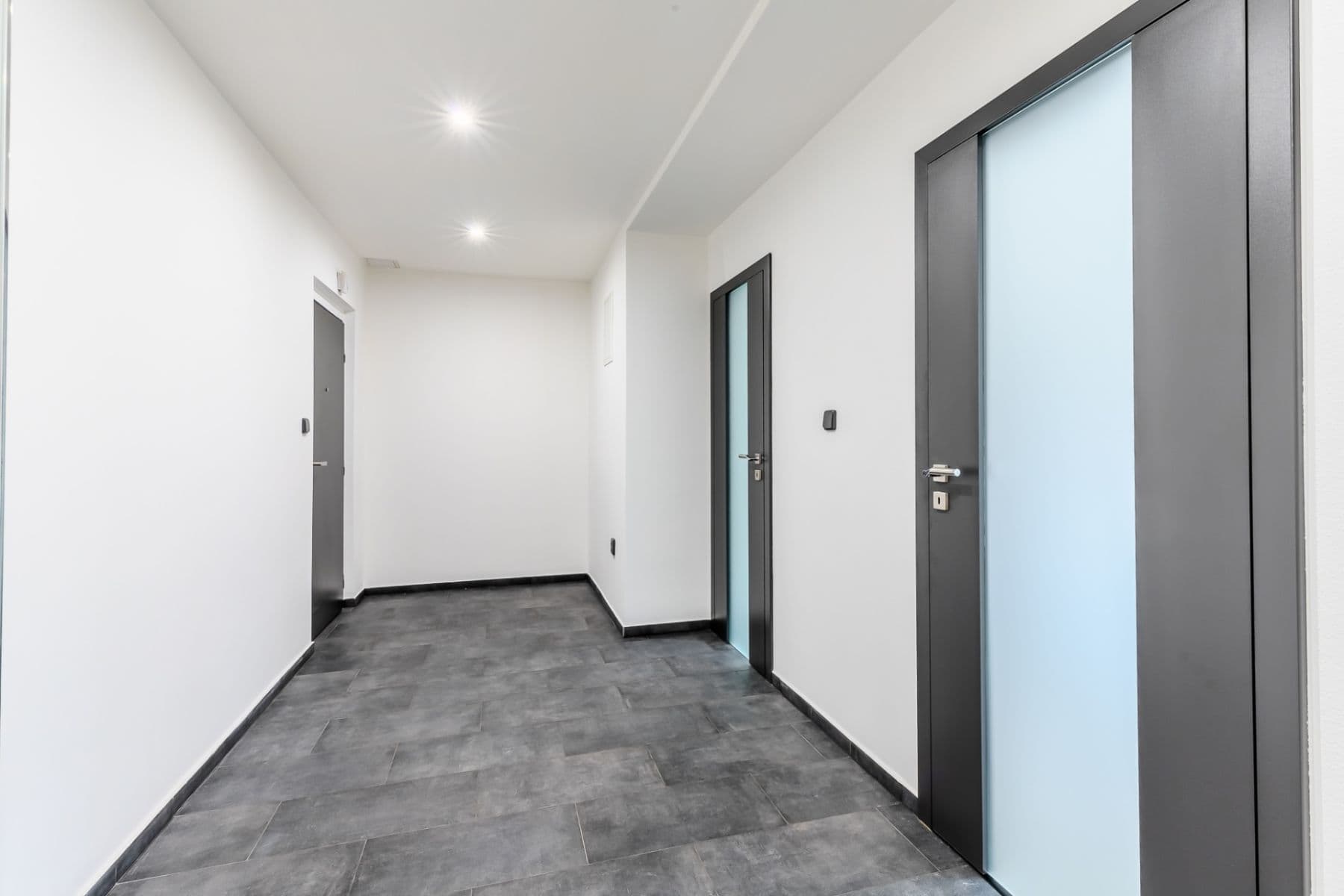 Pronájem bytu 2+1 67 m², gen. Píky, Kladno, Středočeský kraj Pronájem bytu 2+1 67 m², gen. Píky, Kladno, Středočeský kraj