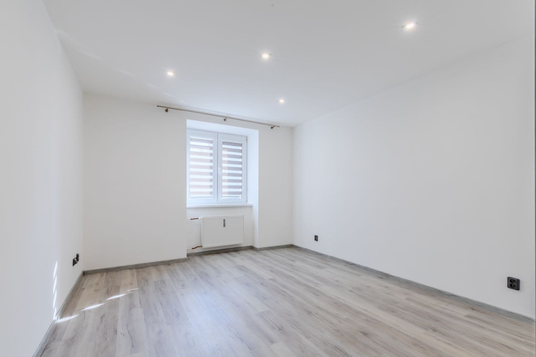 Pronájem bytu 2+1 67 m², gen. Píky, Kladno, Středočeský kraj Pronájem bytu 2+1 67 m², gen. Píky, Kladno, Středočeský kraj