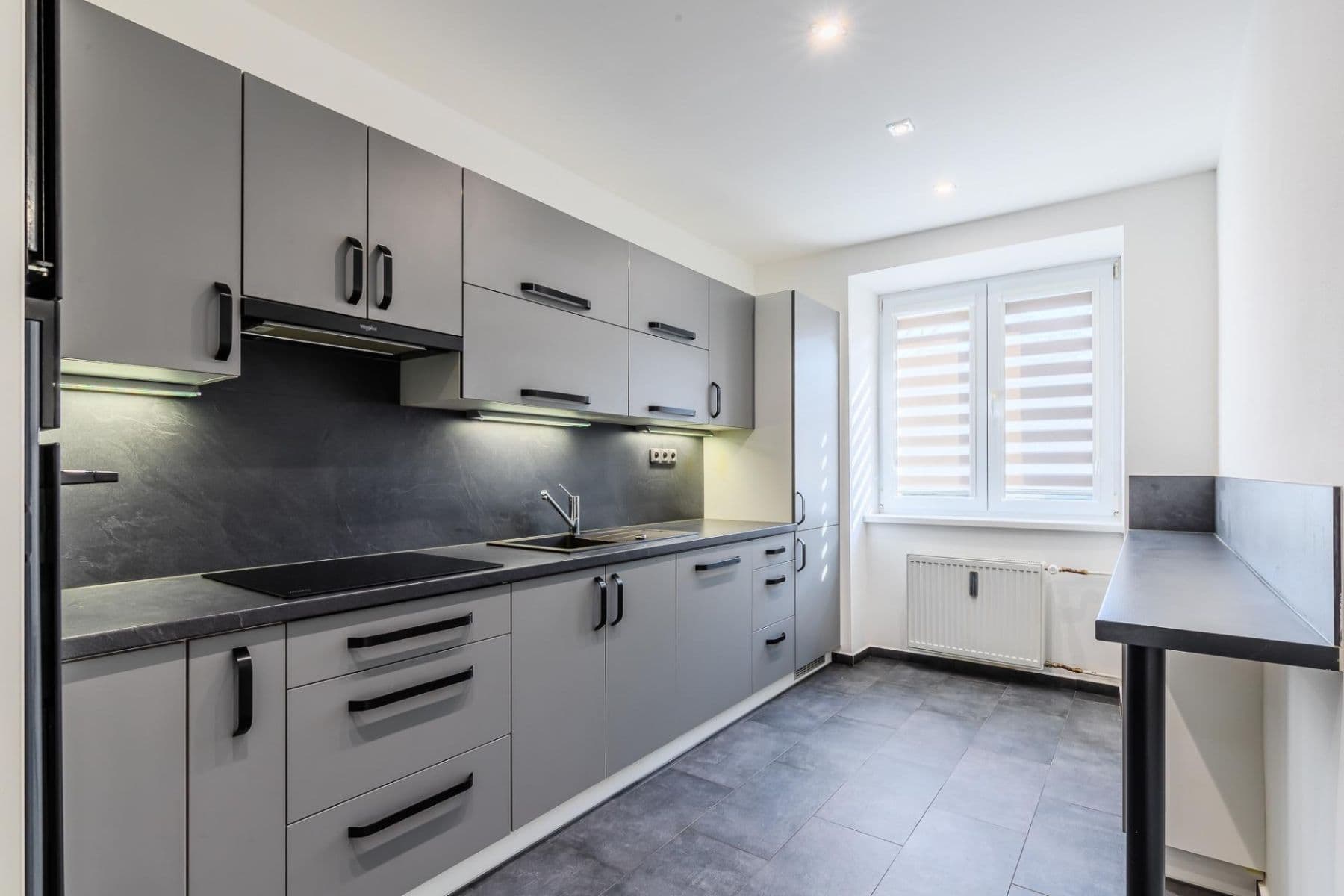 Pronájem bytu 2+1 67 m², gen. Píky, Kladno, Středočeský kraj Pronájem bytu 2+1 67 m², gen. Píky, Kladno, Středočeský kraj