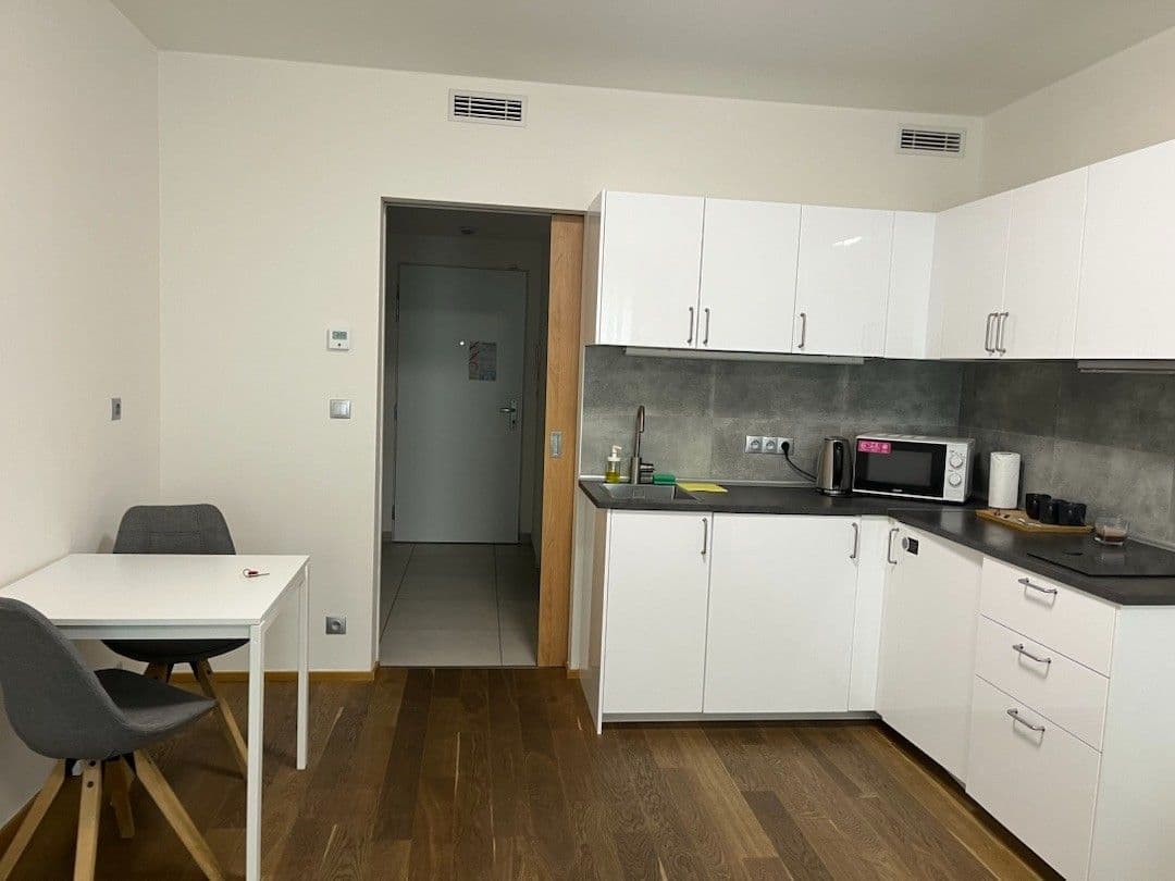 Pronájem bytu 1+kk 37 m², Kurta Konráda, Praha, Praha Pronájem bytu 1+kk 37 m², Kurta Konráda, Praha, Praha