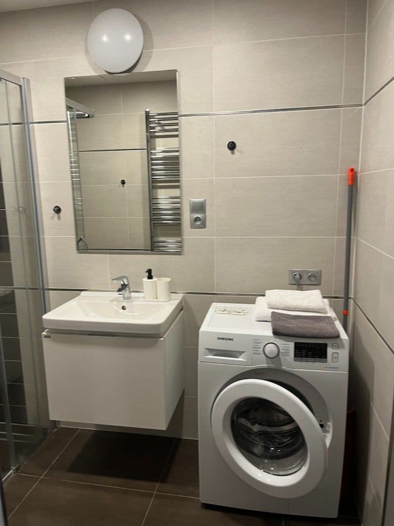 Pronájem bytu 1+kk 37 m², Kurta Konráda, Praha, Praha Pronájem bytu 1+kk 37 m², Kurta Konráda, Praha, Praha