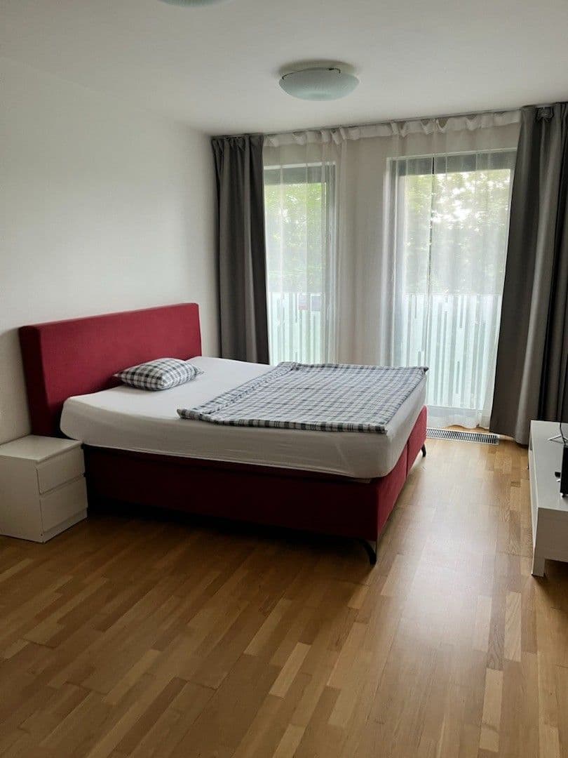 Pronájem bytu 1+kk 36 m², Olšanská, Praha, Praha Pronájem bytu 1+kk 36 m², Olšanská, Praha, Praha