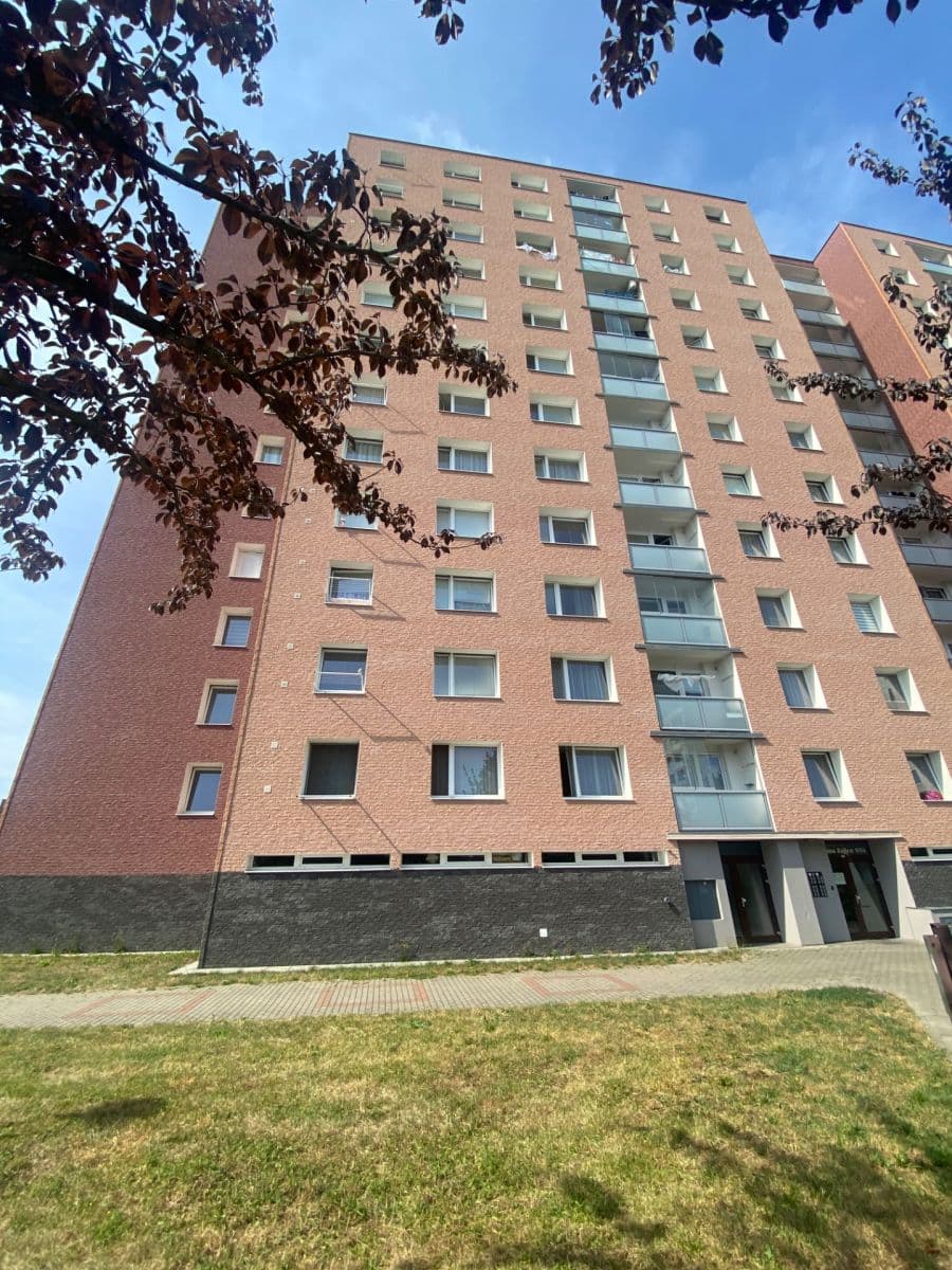 Prodej bytu 1+1 52 m², Jana Zajíce, Pardubice, Pardubický kraj Prodej bytu 1+1 52 m², Jana Zajíce, Pardubice, Pardubický kraj