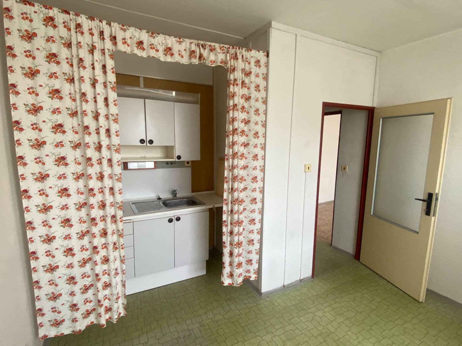 Prodej bytu 1+1 52 m², Jana Zajíce, Pardubice, Pardubický kraj Prodej bytu 1+1 52 m², Jana Zajíce, Pardubice, Pardubický kraj