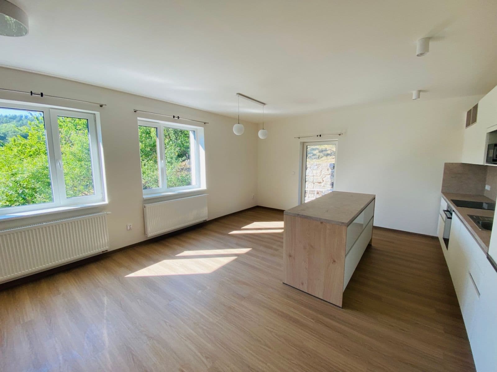 Pronájem bytu 3+kk 72 m², Libušino údolí, Brno, Jihomoravský kraj Pronájem bytu 3+kk 72 m², Libušino údolí, Brno, Jihomoravský kraj