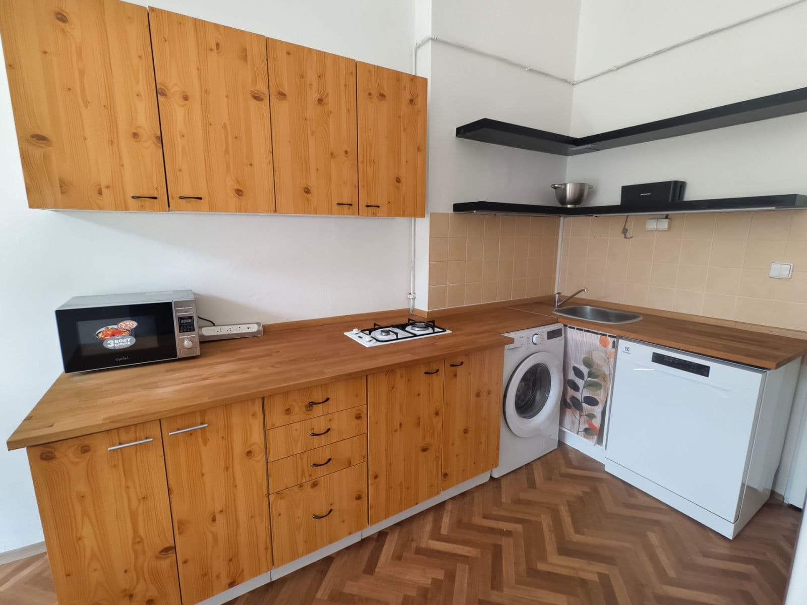 Pronájem bytu 1+1 37 m², Jaromírova, Praha, Praha Pronájem bytu 1+1 37 m², Jaromírova, Praha, Praha