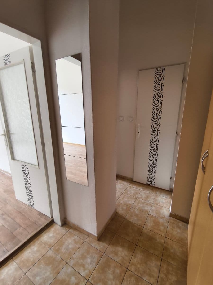 Pronájem bytu 1+1 37 m², Jaromírova, Praha, Praha Pronájem bytu 1+1 37 m², Jaromírova, Praha, Praha