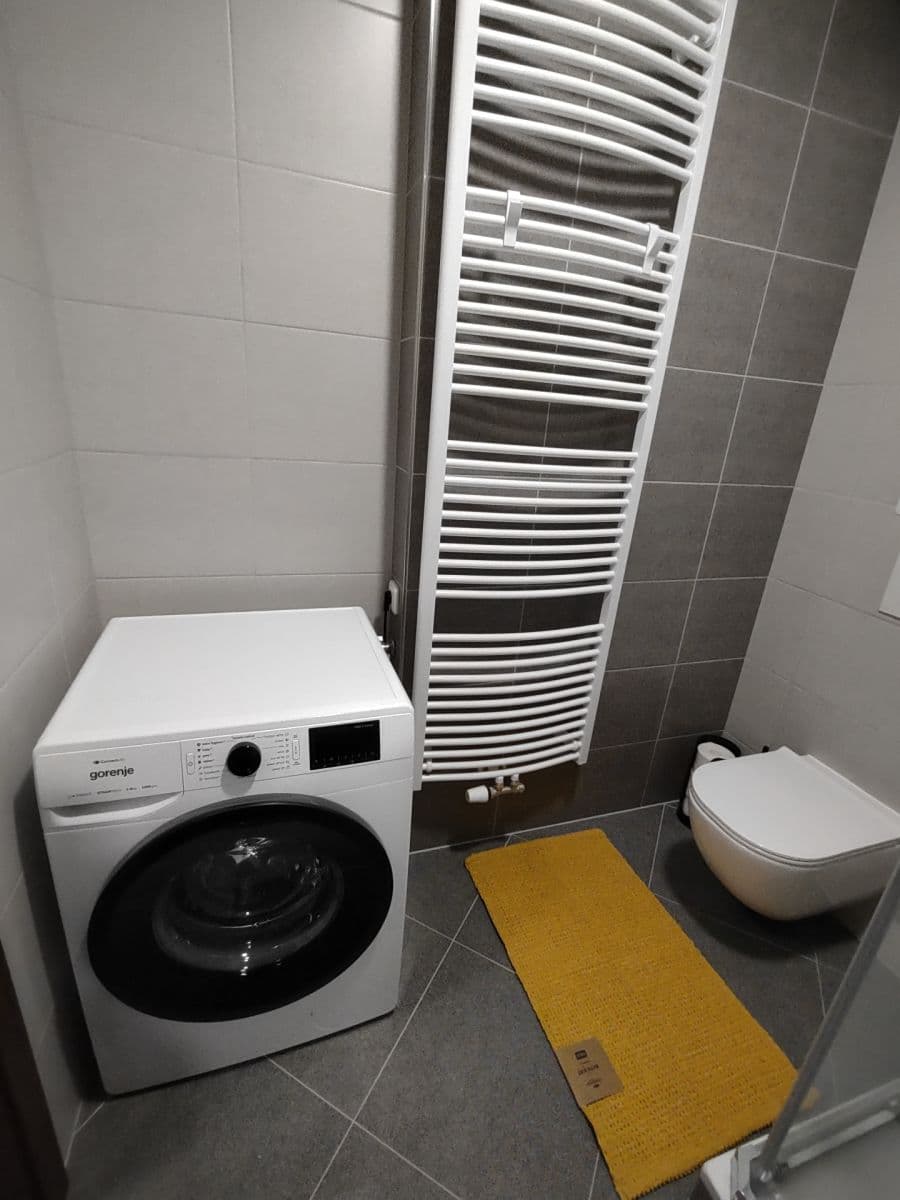 Pronájem bytu 1+kk 25 m², Nádražní, Kralupy nad Vltavou, Středočeský kraj Pronájem bytu 1+kk 25 m², Nádražní, Kralupy nad Vltavou, Středočeský kraj
