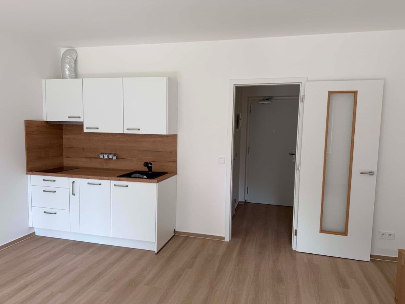 Pronájem bytu 1+kk 35 m², Střední, Brno, Jihomoravský kraj Pronájem bytu 1+kk 35 m², Střední, Brno, Jihomoravský kraj