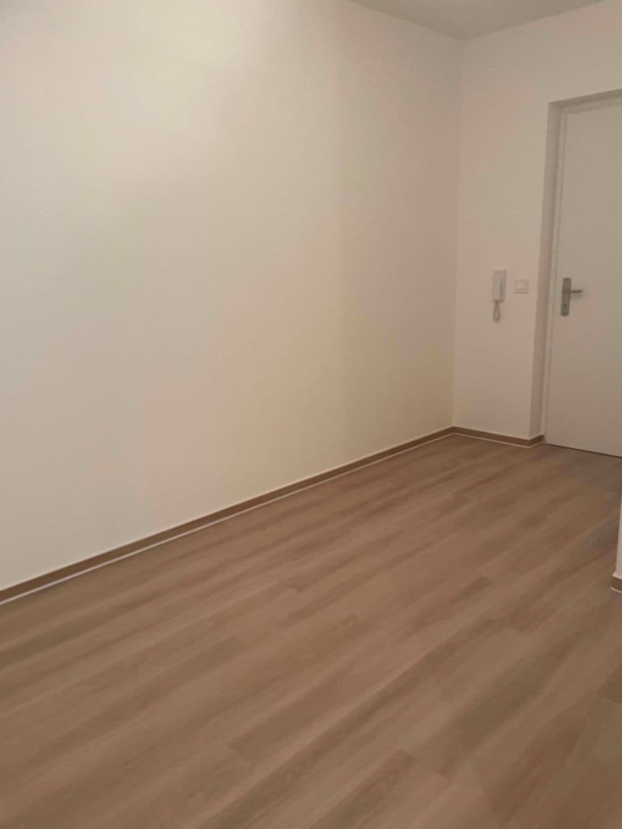 Pronájem bytu 3+1 70 m², Střední, Brno, Jihomoravský kraj Pronájem bytu 3+1 70 m², Střední, Brno, Jihomoravský kraj