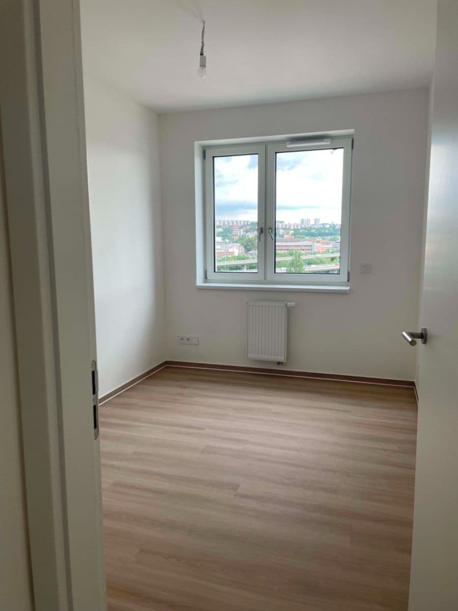Pronájem bytu 3+1 70 m², Střední, Brno, Jihomoravský kraj Pronájem bytu 3+1 70 m², Střední, Brno, Jihomoravský kraj