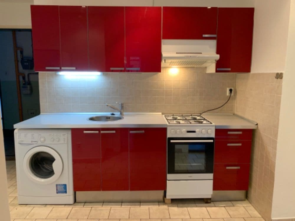 Pronájem bytu 2+1 54 m², 28. pluku, Praha, Praha Pronájem bytu 2+1 54 m², 28. pluku, Praha, Praha