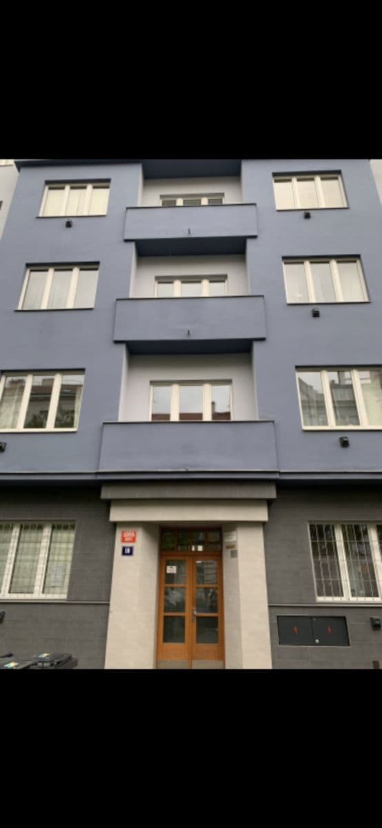 Pronájem bytu 2+1 54 m², 28. pluku, Praha, Praha Pronájem bytu 2+1 54 m², 28. pluku, Praha, Praha