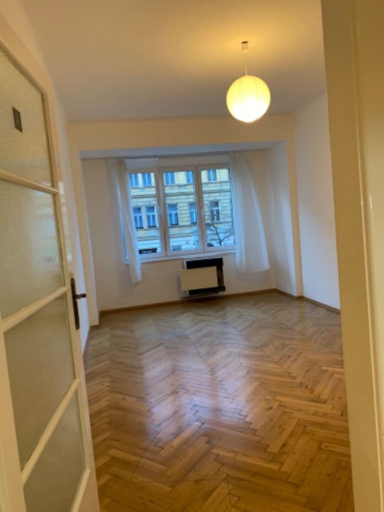 Pronájem bytu 2+1 54 m², 28. pluku, Praha, Praha Pronájem bytu 2+1 54 m², 28. pluku, Praha, Praha