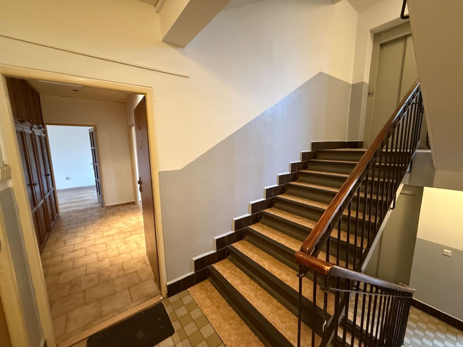Prodej bytu 2+1 52 m², Štěchovická, Praha, Praha Prodej bytu 2+1 52 m², Štěchovická, Praha, Praha