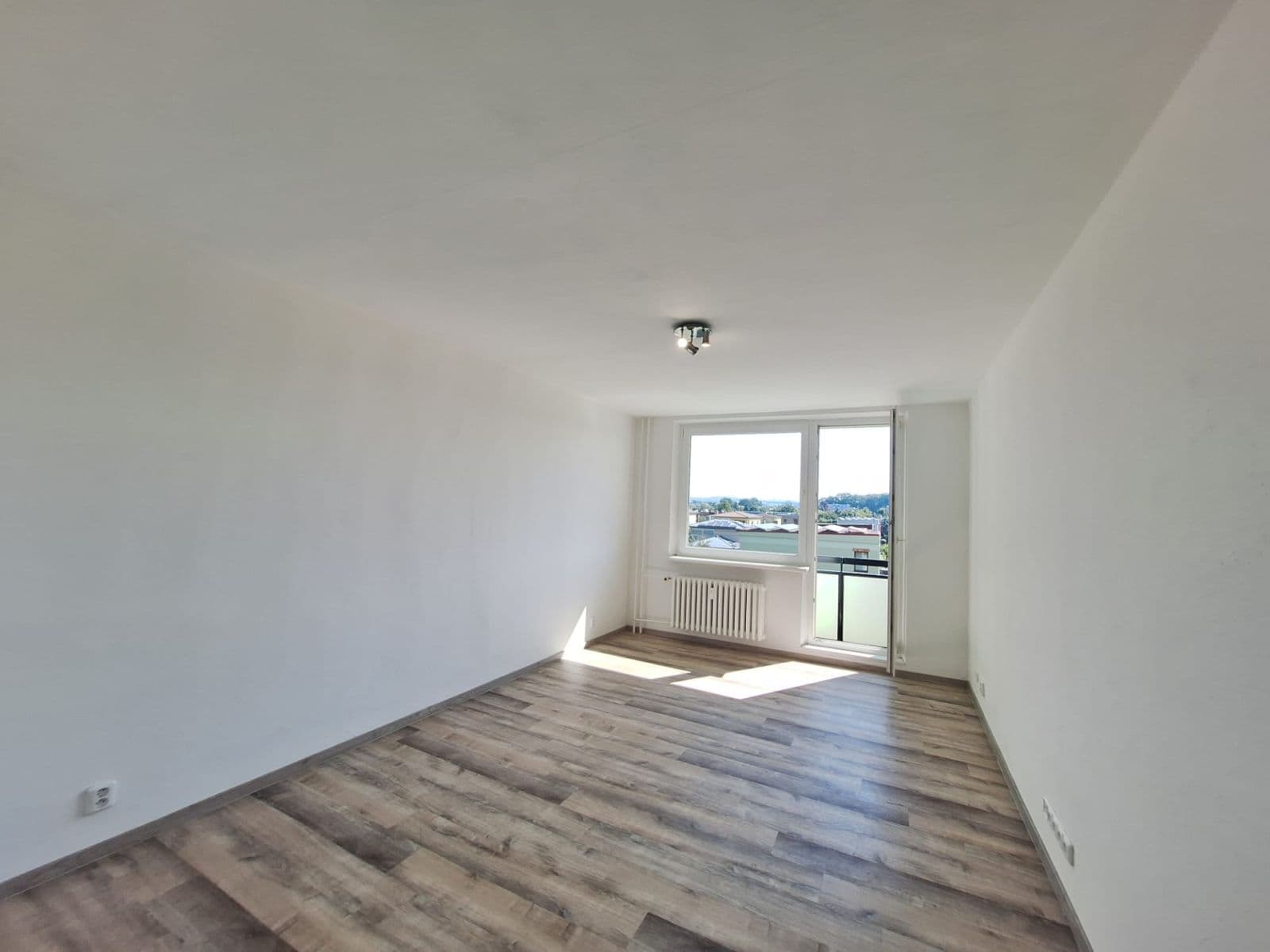 Prodej bytu 1+kk 30 m², Školní, Otrokovice, Zlínský kraj Prodej bytu 1+kk 30 m², Školní, Otrokovice, Zlínský kraj