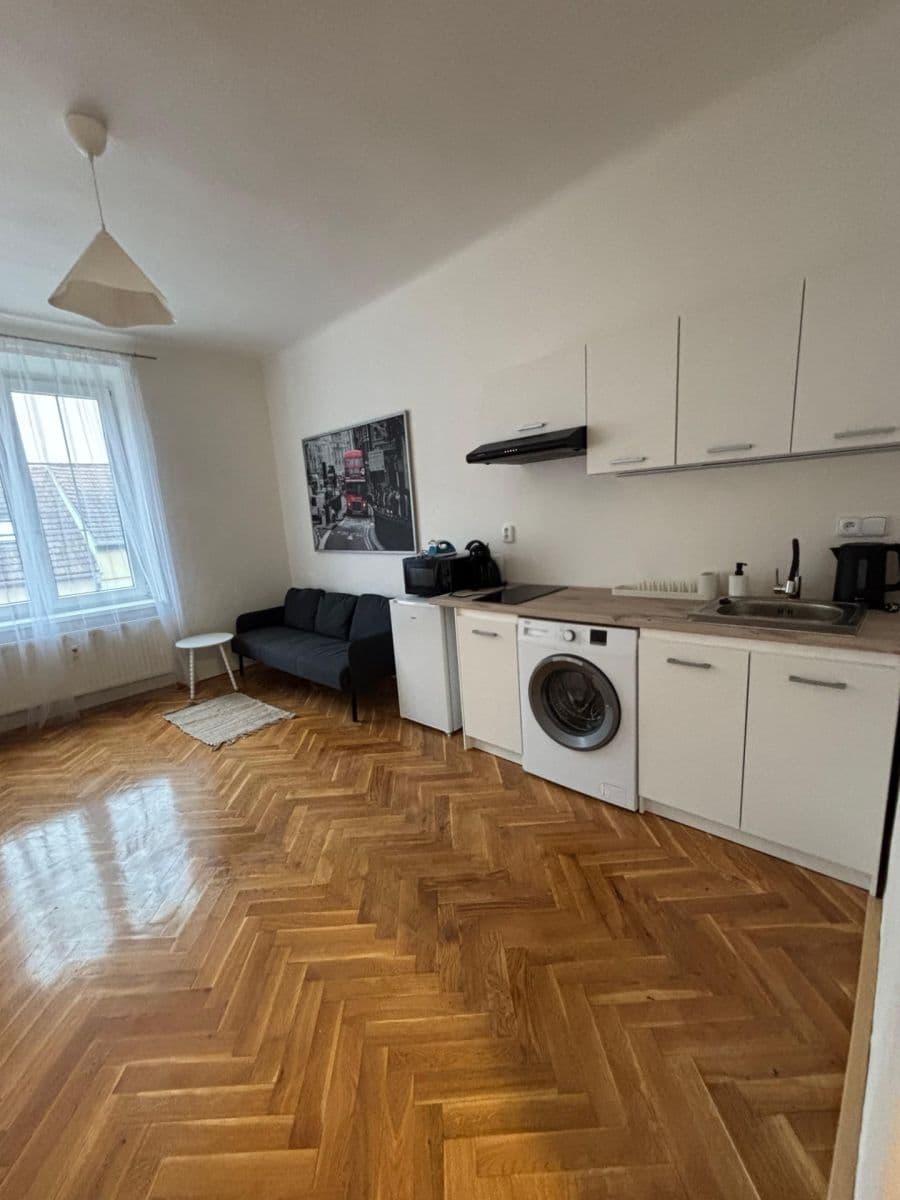 Pronájem bytu 2+kk 62 m², Čejkova, Brno, Jihomoravský kraj Pronájem bytu 2+kk 62 m², Čejkova, Brno, Jihomoravský kraj