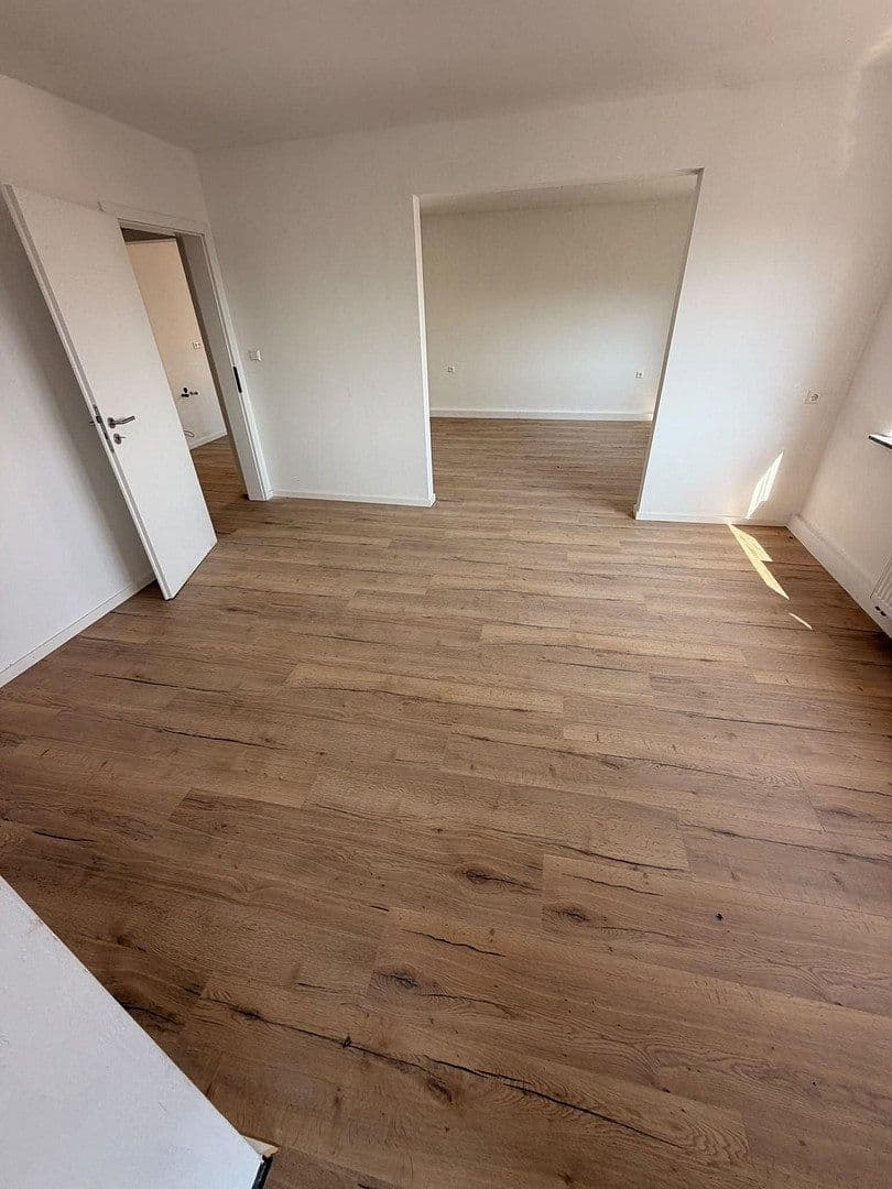 Prodej domu 145 m², pozemek 300 m², Totenkopfstr, Sankt Martin, Porýní-Falc Prodej domu 145 m², pozemek 300 m², Totenkopfstr, Sankt Martin, Porýní-Falc
