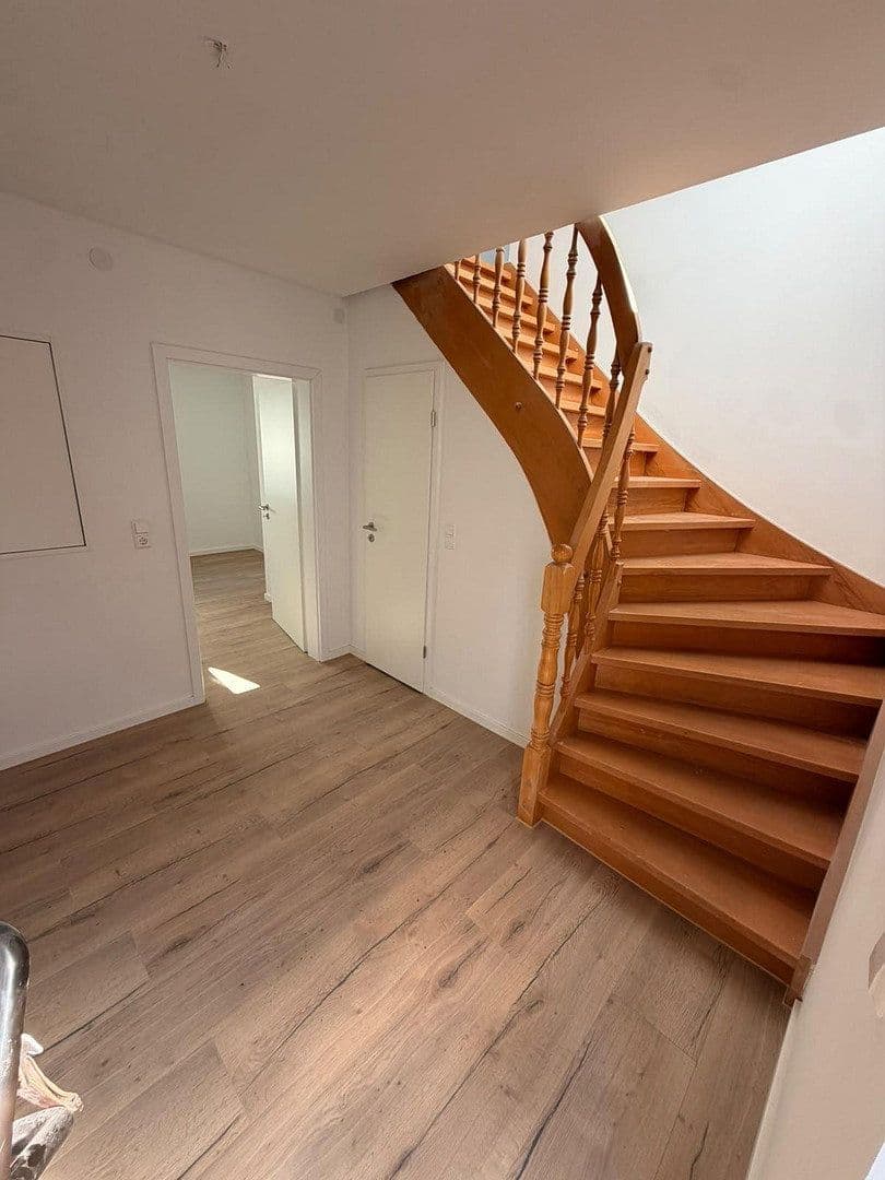 Prodej domu 145 m², pozemek 300 m², Totenkopfstr, Sankt Martin, Porýní-Falc Prodej domu 145 m², pozemek 300 m², Totenkopfstr, Sankt Martin, Porýní-Falc