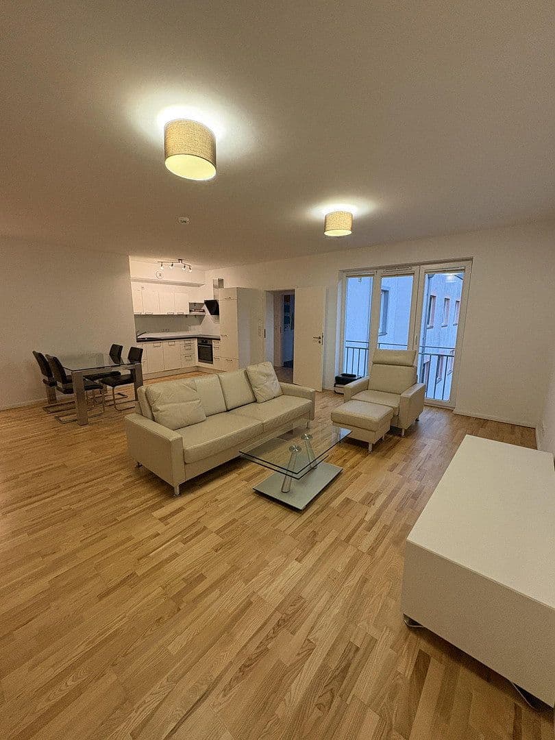 Pronájem bytu 2+kk 72 m², Grünauer Straße 60, Berlin, Berlín Pronájem bytu 2+kk 72 m², Grünauer Straße 60, Berlin, Berlín