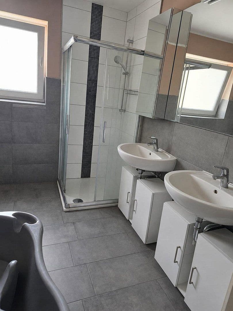 Pronájem domu 170 m², pozemek 350 m², Sehnde, Dolní Sasko Pronájem domu 170 m², pozemek 350 m², Sehnde, Dolní Sasko