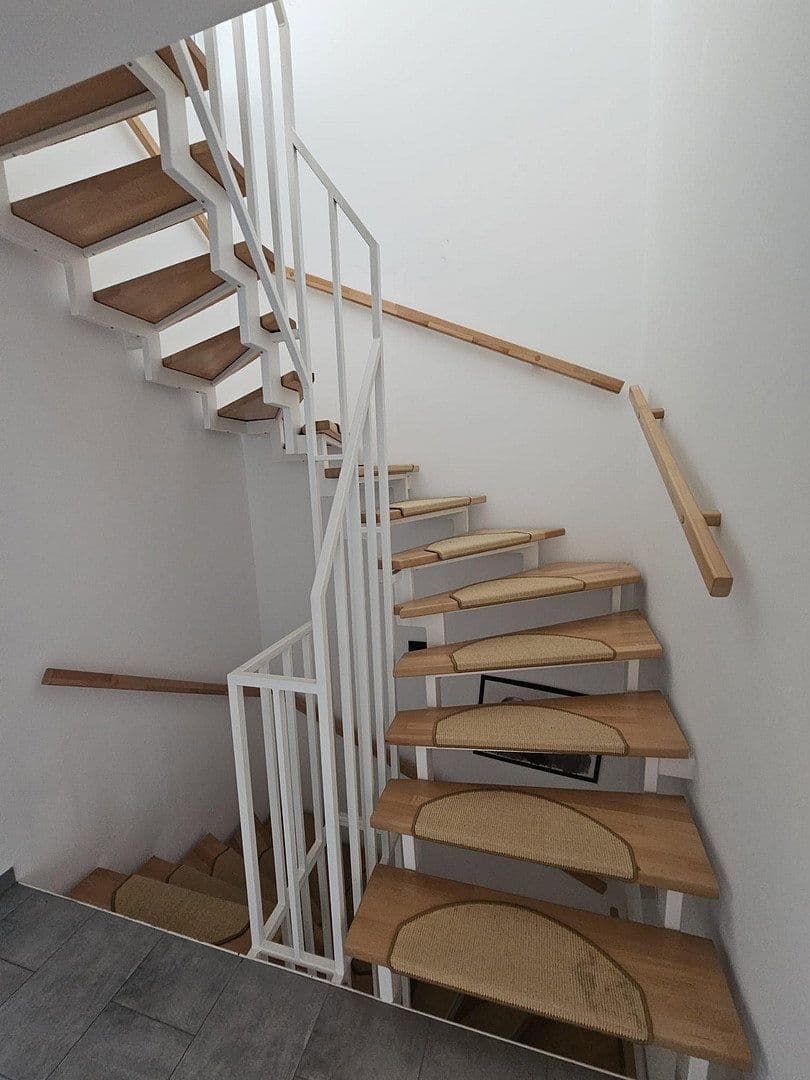 Pronájem domu 170 m², pozemek 350 m², Sehnde, Dolní Sasko Pronájem domu 170 m², pozemek 350 m², Sehnde, Dolní Sasko