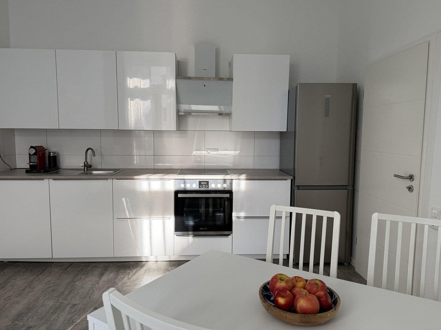 Pronájem bytu 2+kk 60 m², Röhrenstraße 1, Düsseldorf, Severní Porýní-Vestfálsko Pronájem bytu 2+kk 60 m², Röhrenstraße 1, Düsseldorf, Severní Porýní-Vestfálsko